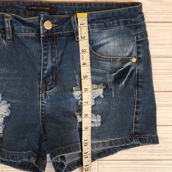Juniors Red Denim Couture distressed shorts size L. - Picture 8 of 9